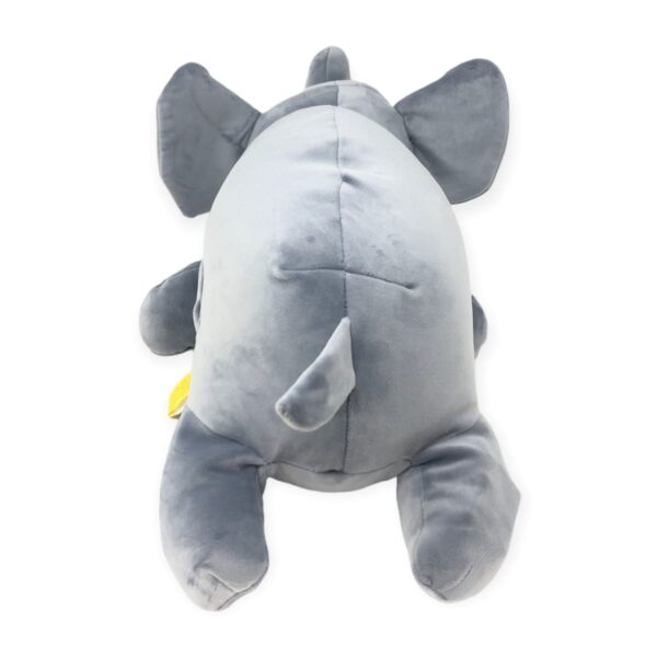 elefante de peluche acostado 3