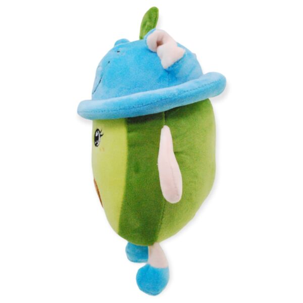 Peluche de aguacate con gorra de lado