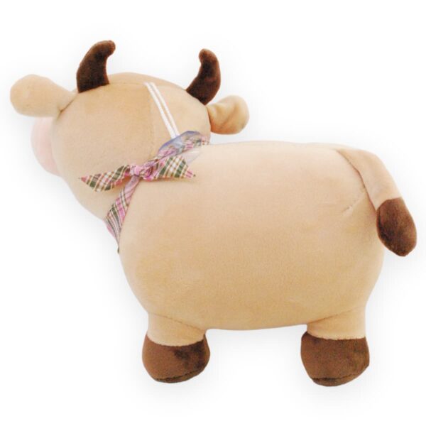 vaca de peluche bufanda roja 3