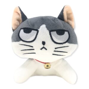 gato de peluche gris enojado