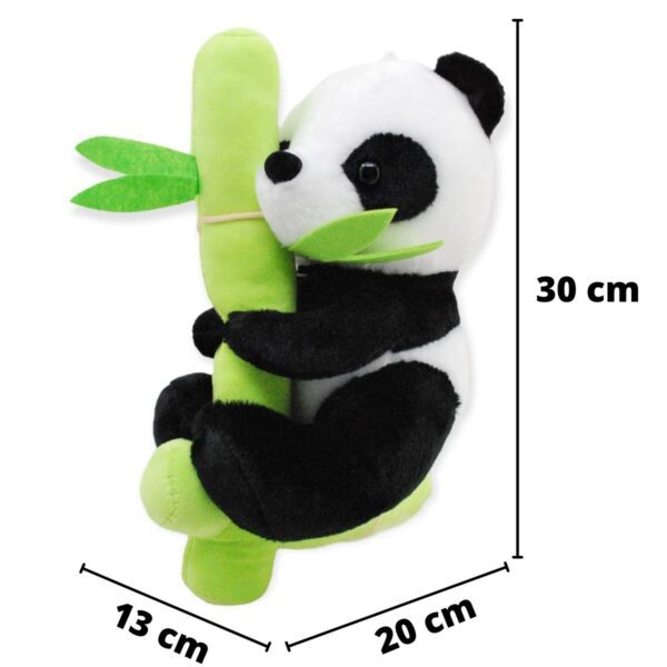 panda de peluche colgado de un bambu 2