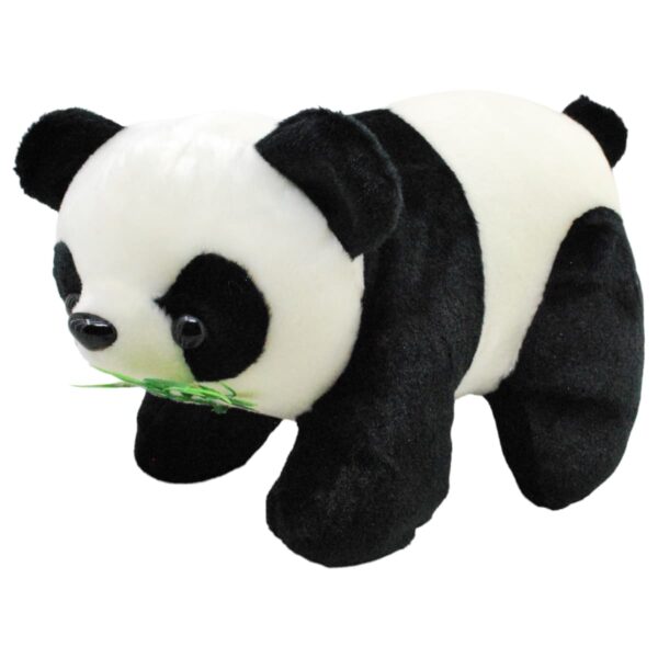 panda de peluche comiendo bambu