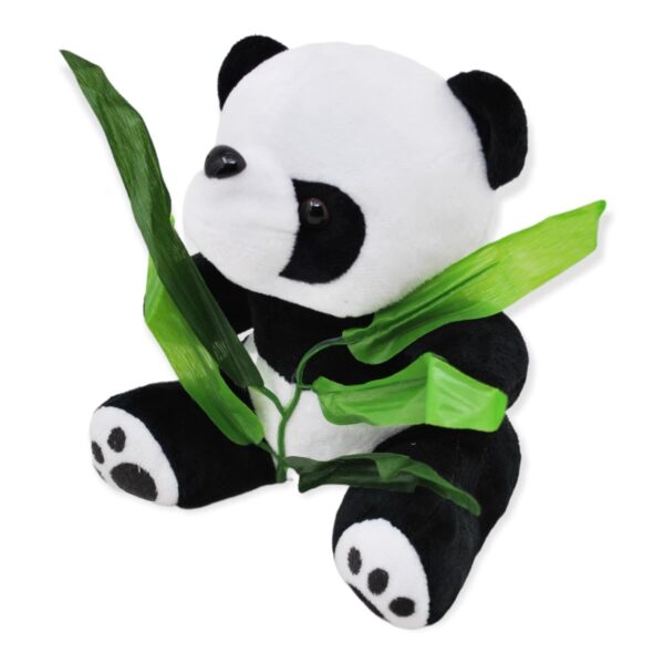 panda de peluche con planta de bambu 2