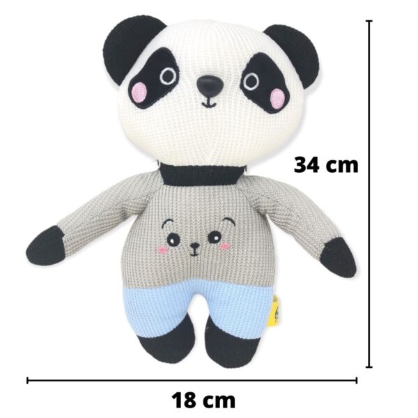 panda de peluche sueter gris pantalon azul 2