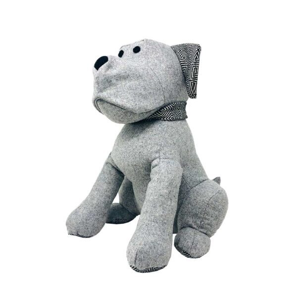 perro de peluche color gris