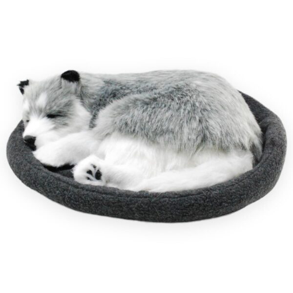 perro husky de peluche gris con sonido durmiendo 2