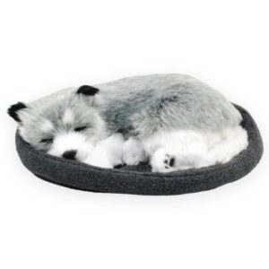 perro husky de peluche gris con sonido durmiendo