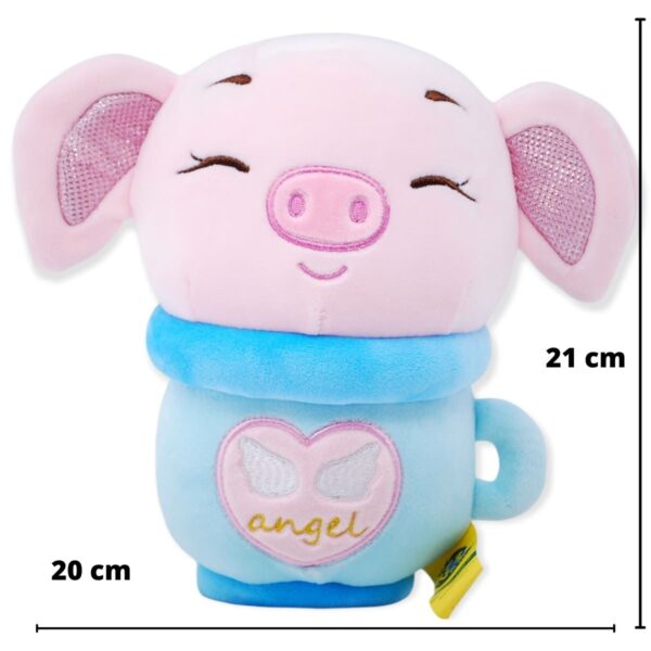 puerco de peluche en taza azul 2