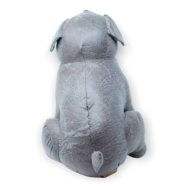 perro de peluche gris pug 3