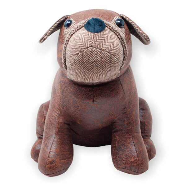 perro de peluche pug color café